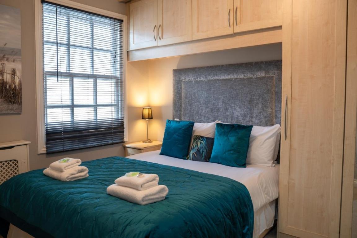 Perfectly Located Central Chester Town House -2Br Экстерьер фото